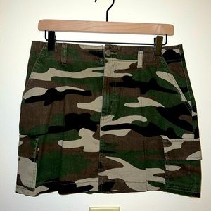 Forever 21 Camo Skirt Size L
